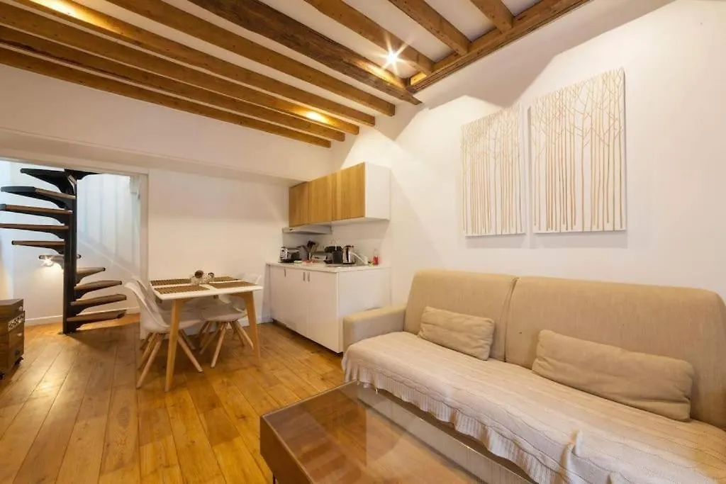 Cosy And Chic Flat In Saint Germain contacts